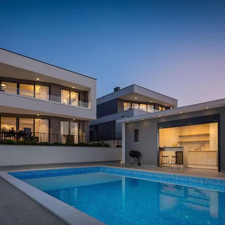 Gorgeous In Zidarici With Kitchen Semesterbostad *