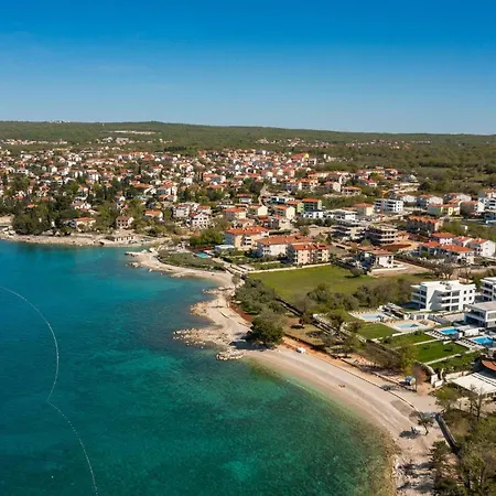 Semesterbostad Gorgeous In Zidarici With Kitchen