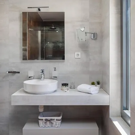 Gorgeous In Zidarici With Kitchen Semesterbostad *