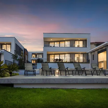 Gorgeous In Zidarici With Kitchen * Vantacici