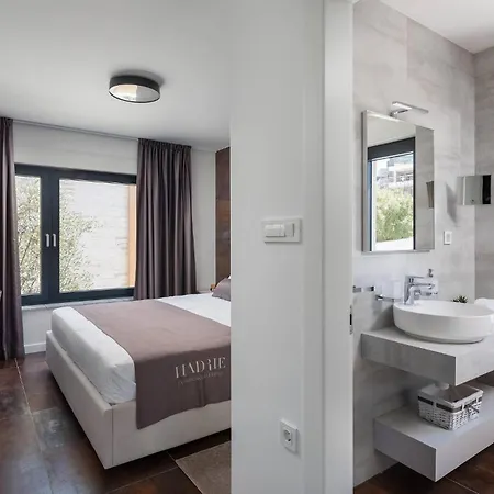 Gorgeous In Zidarici With Kitchen * Vantacici