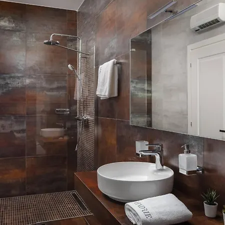 Gorgeous In Zidarici With Kitchen Semesterbostad Vantacici