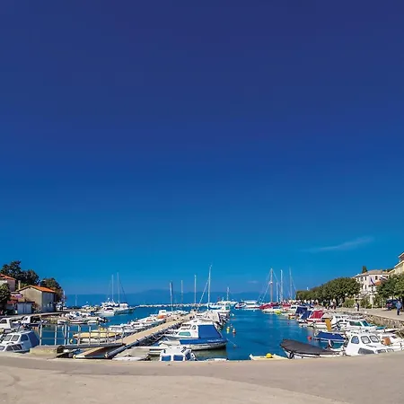 Gorgeous In Zidarici With Kitchen Semesterbostad