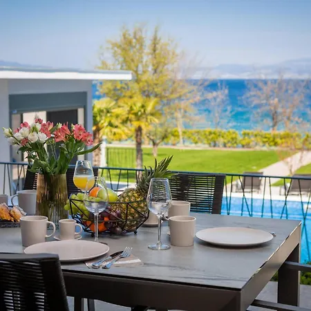 Gorgeous In Zidarici With Kitchen בית נופש *